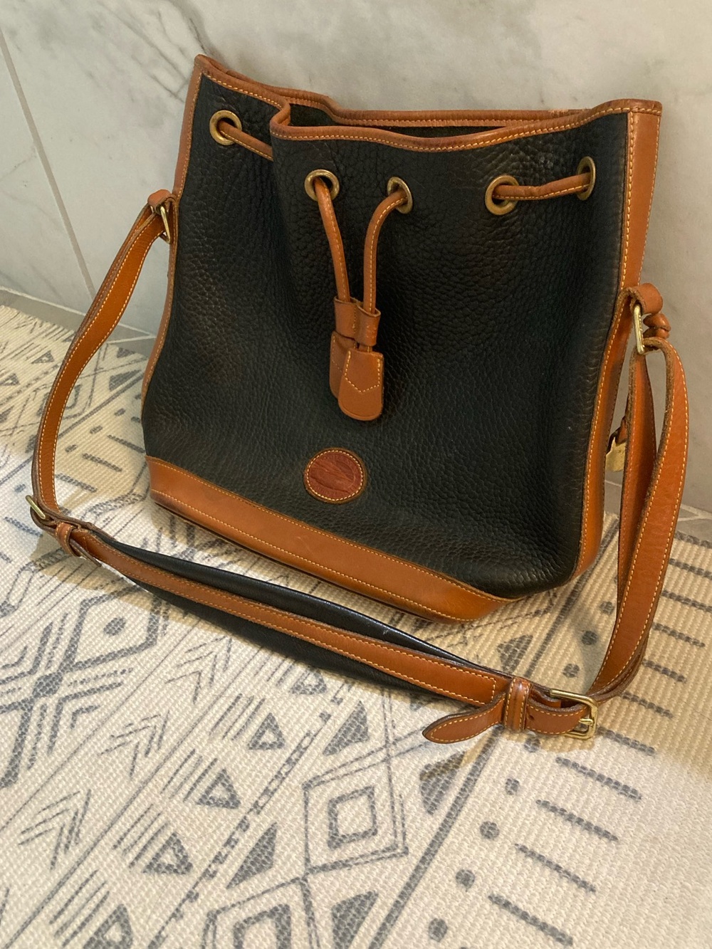 Vintage Dooney & Bourke Classic Pebble Leather Drawstring Bucket Bag Purse 90’s